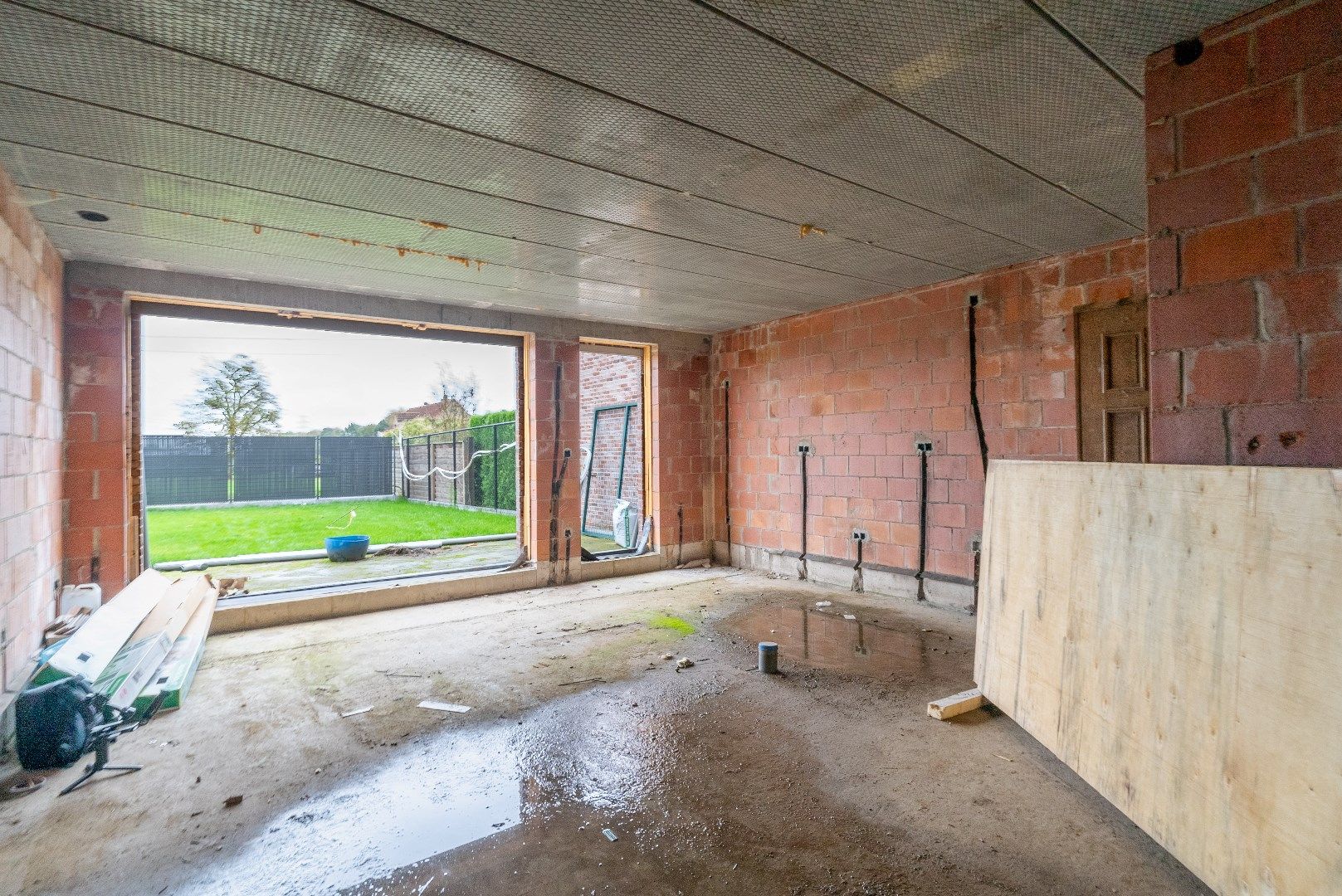 CASCO-GEZINSWONING MET 3 SLAAPKAMERS EN TUIN foto 3