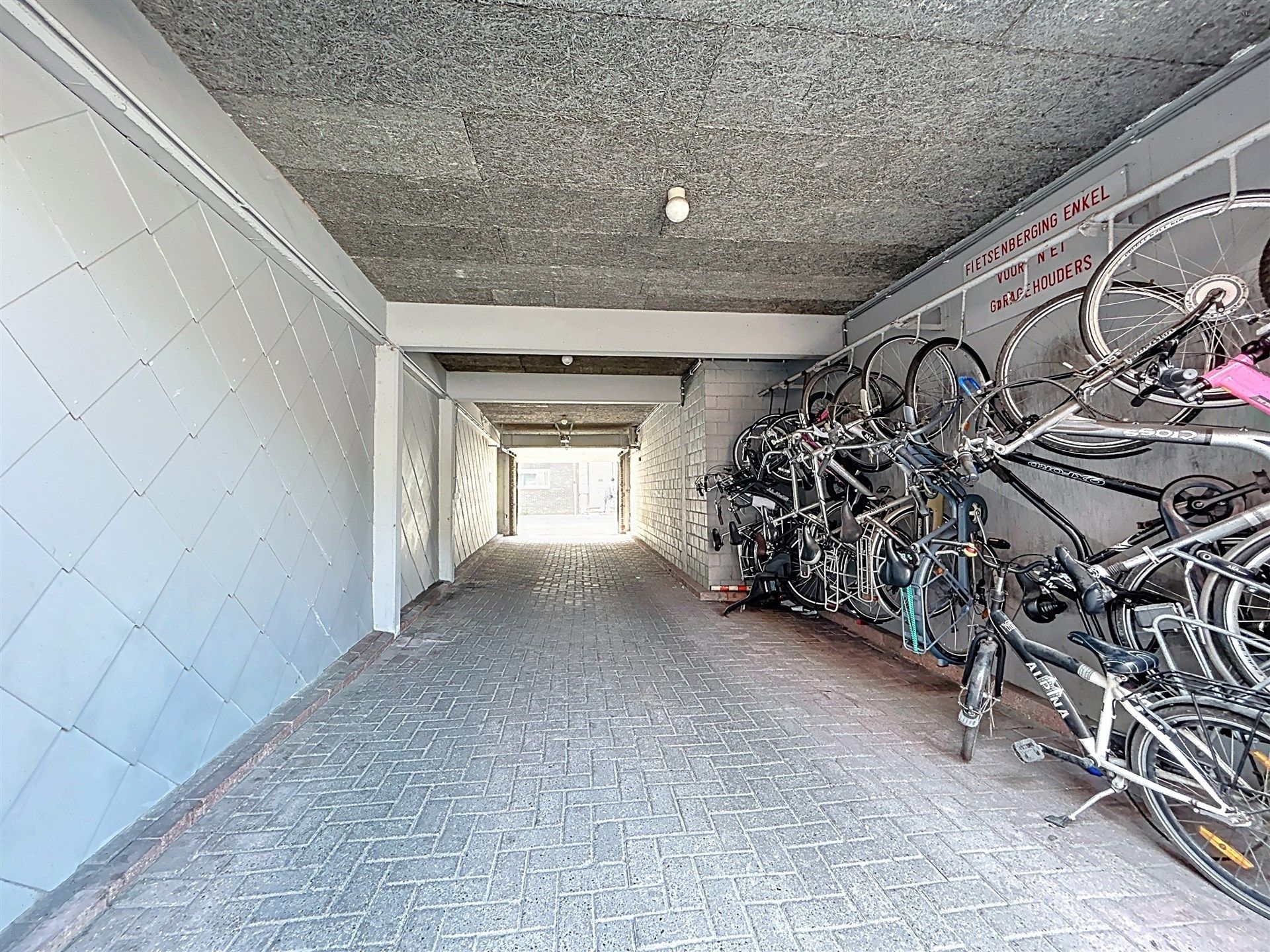 instapklaar 2 slaapkamer appartement met terras foto 13