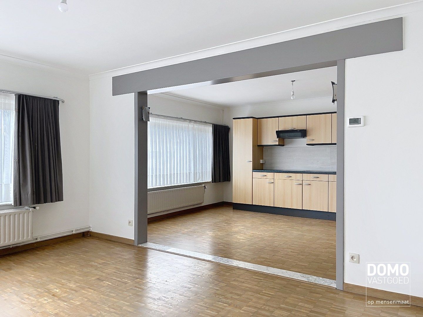 Commercieel gelegen handelspand met inclusief bovenliggend appartement te Kermt. foto 19