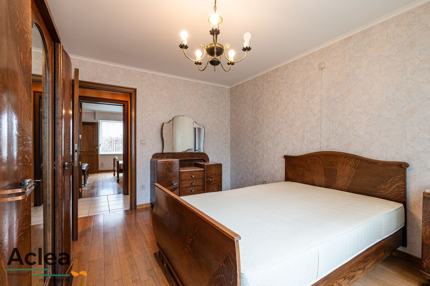 Ruime woning met veel extra potentieel op een mooi zuid gericht perceel foto 24