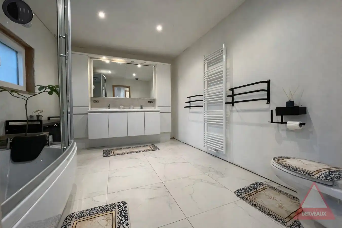 Beveren – Volledig gerenoveerde & instapklare woning met 4 slaapkamers & garage foto 9