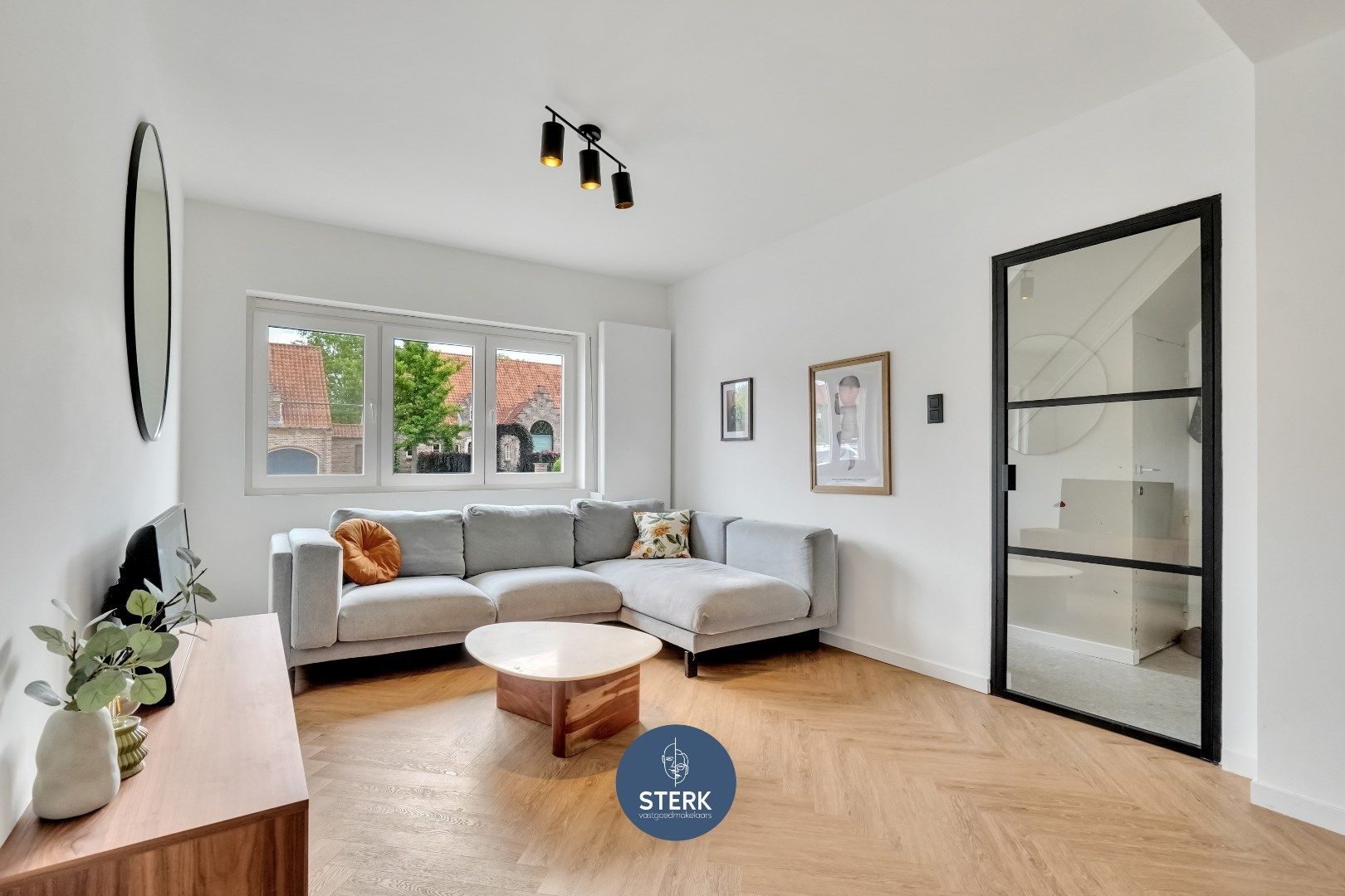 INSTAPKLARE GEZINSWONING OP EEN PERCEEL VAN 688 M² TE LANAKEN !  foto 5