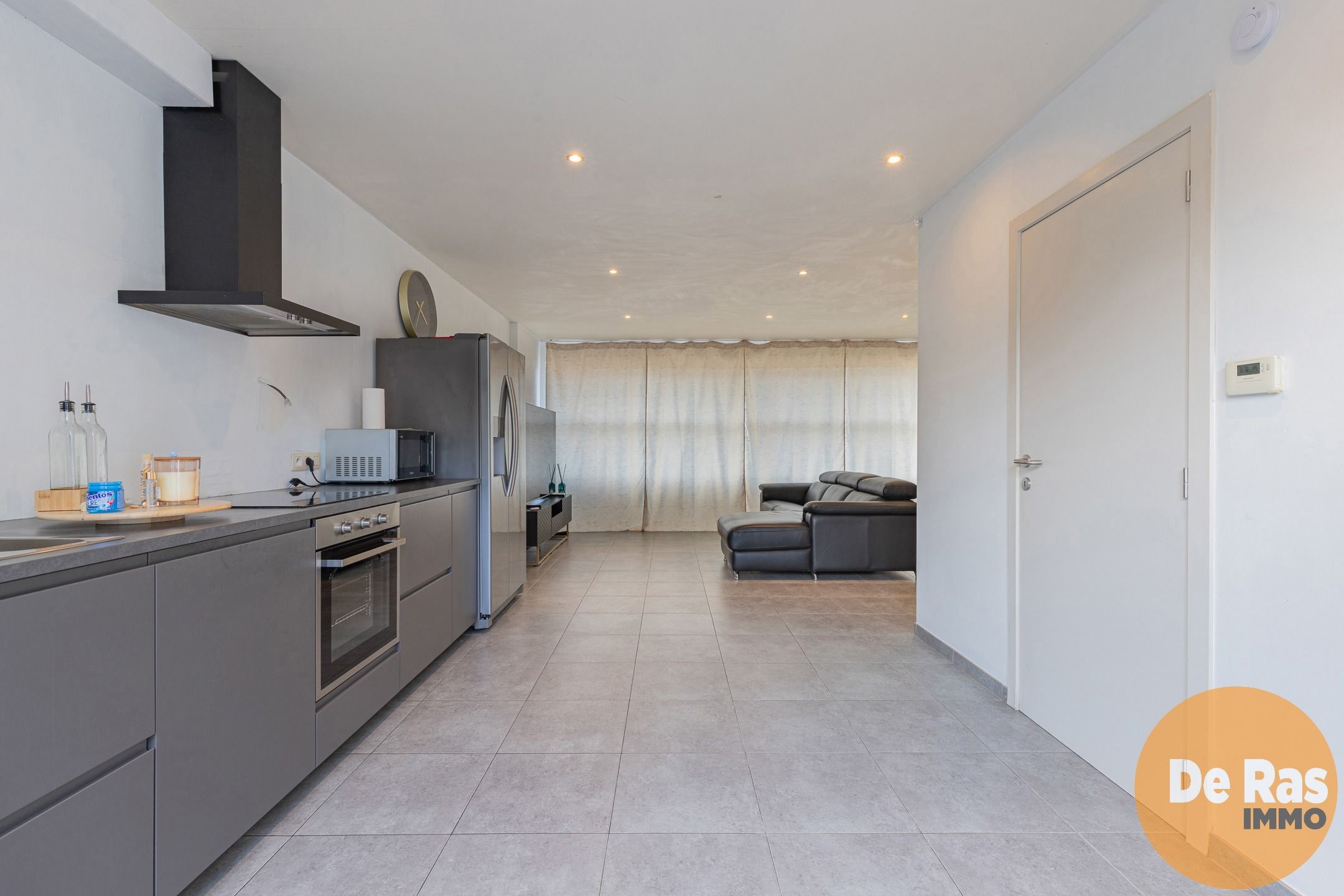 HERZELE - Duplexappartement met 2 slaapkamers en ruim terras foto 2