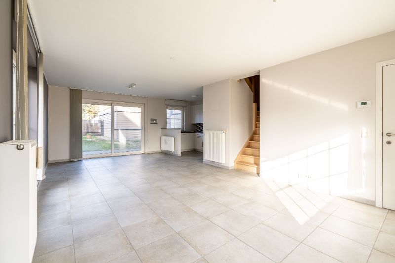 Halfopen woning met 4 slaapkamers en tuin nabij station Ingelmunster foto 3