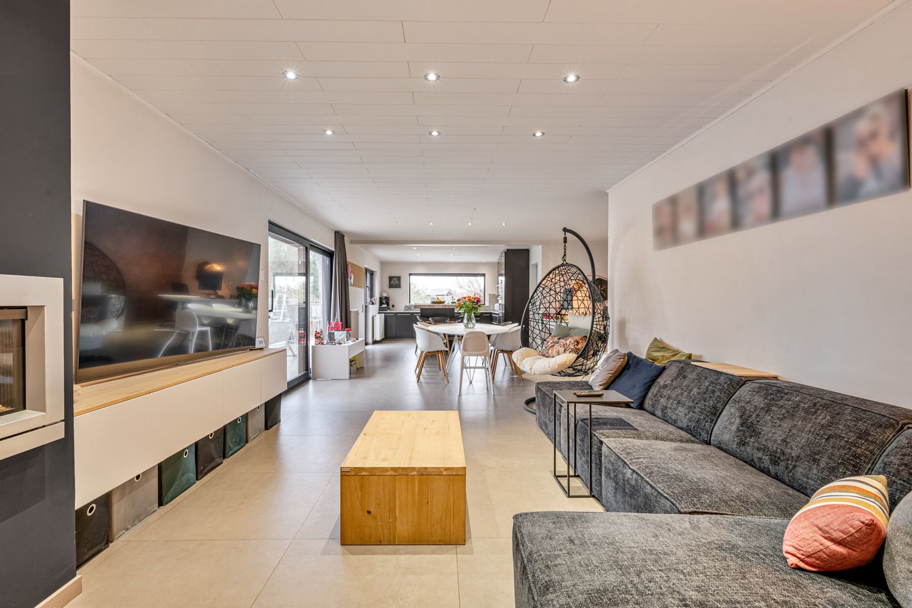 TE KOOP: energiezuinige hedendaagse woning + prak.ruimte ! foto {{pictureIndex}}