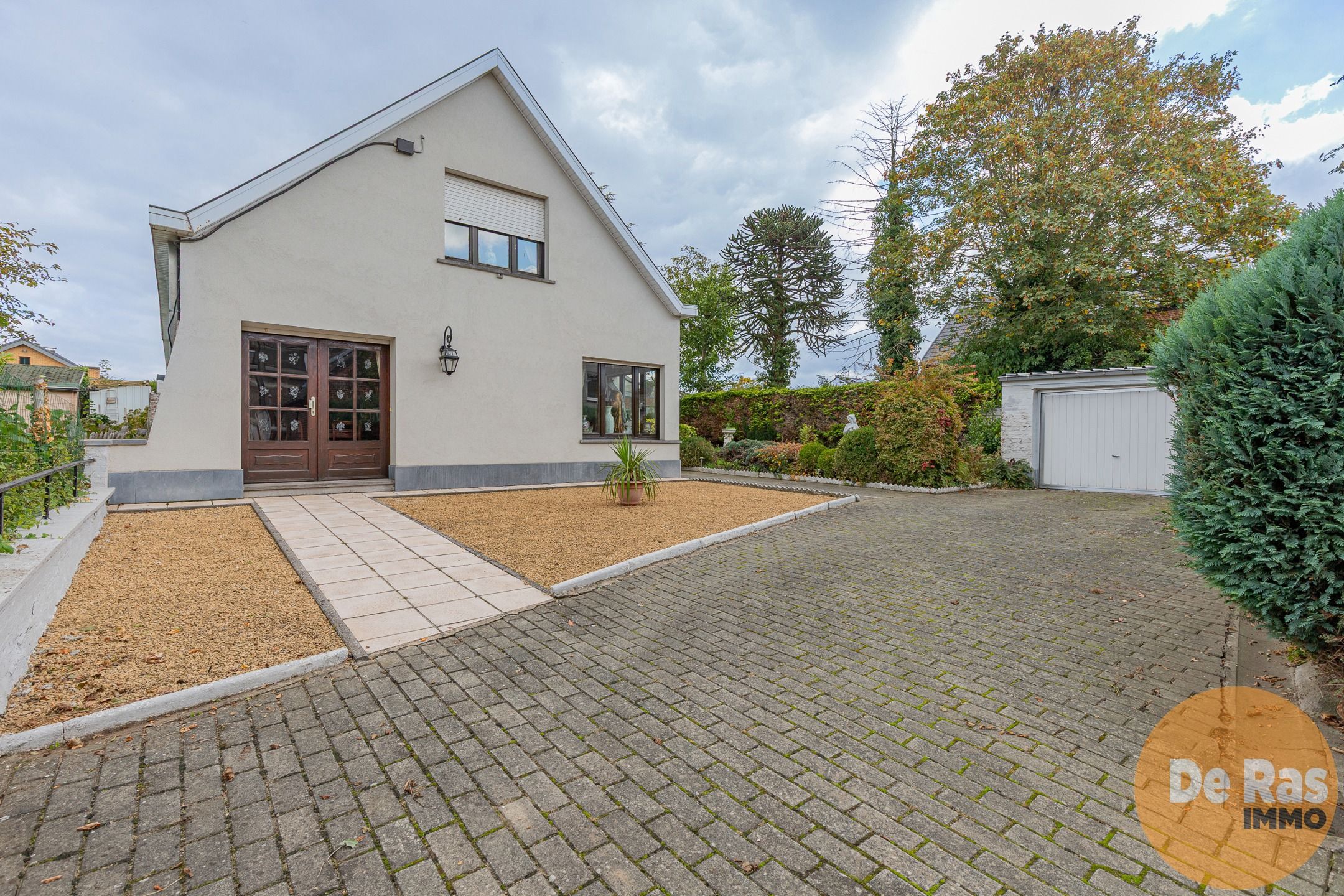 WANZELE - Goed onderhouden bungalow op een leuke locatie foto 2