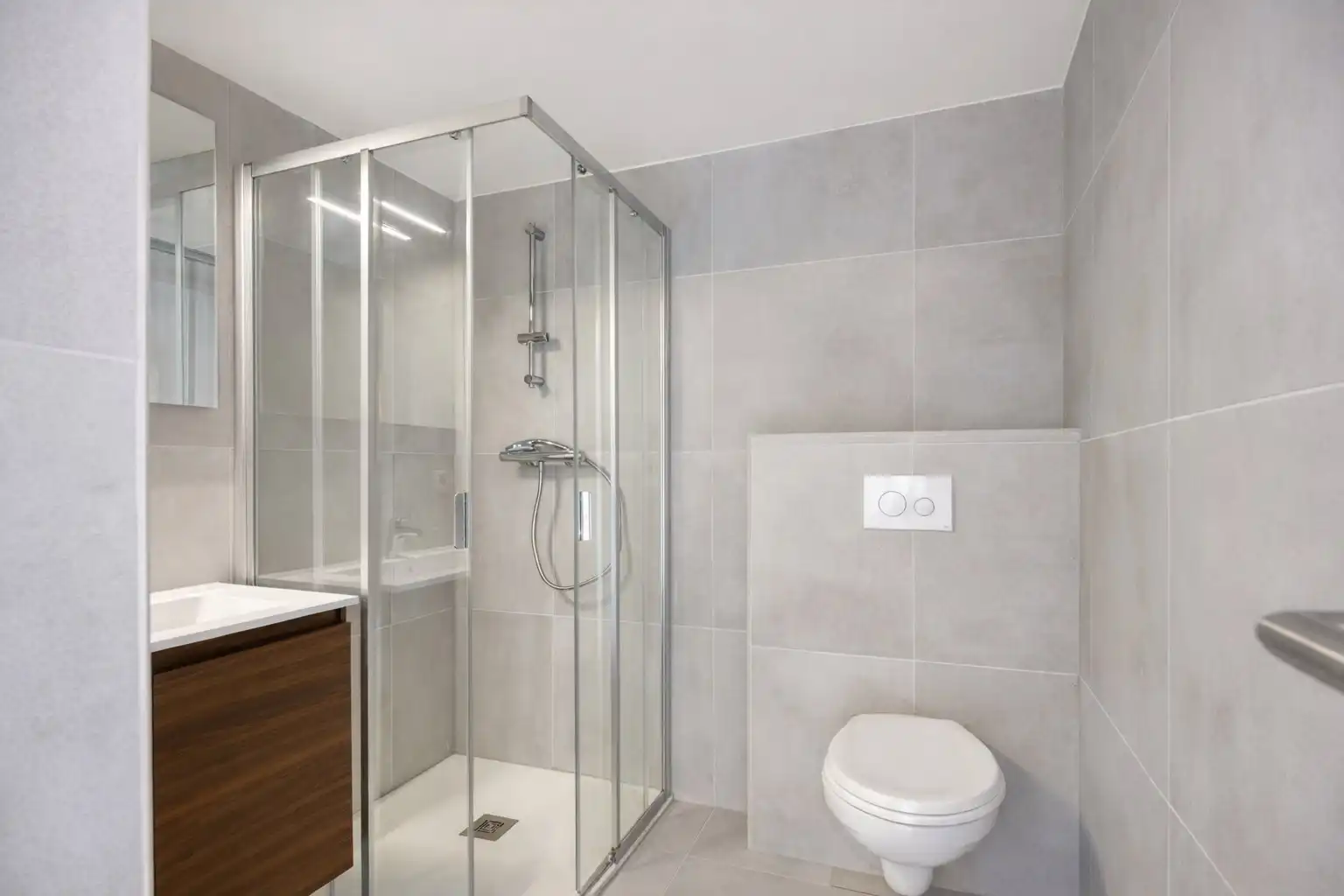 Nieuwbouw studio met terras van 9m2 in hartje Leuven met kelderberging en parkeermogelijkheden! 6% BTW mogelijk! foto 3