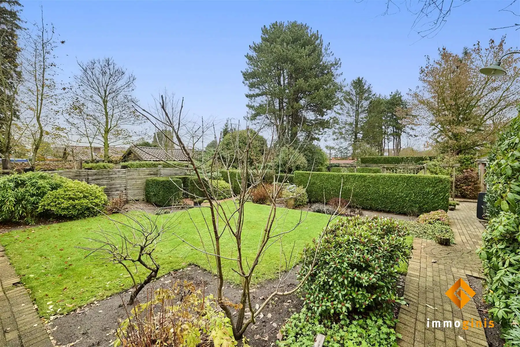 Zéér ruime woning op een mooi perceel van 17a82ca met 5 slaapkamers en uitbreidingsmogelijkheden op de eerste verdieping! foto 35