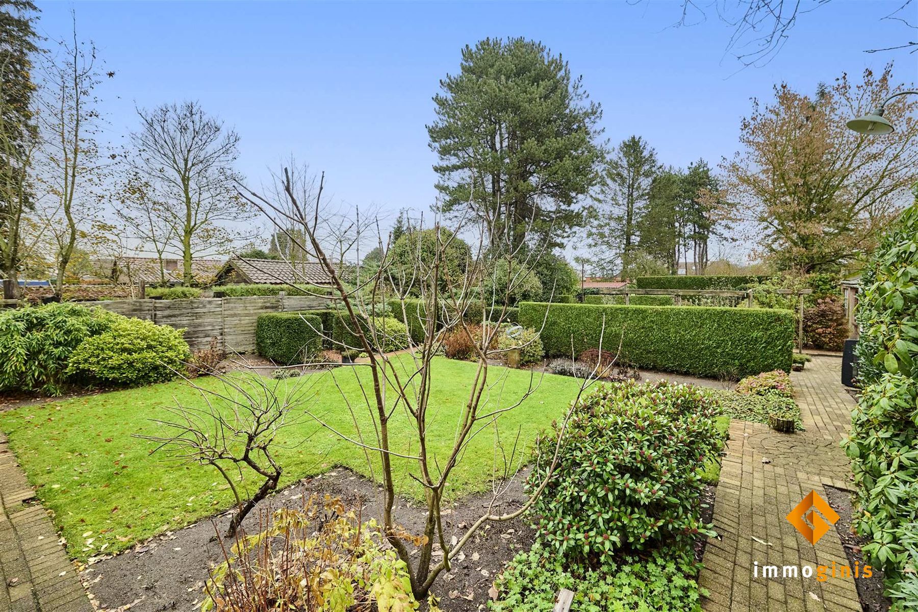 Zéér ruime woning op een mooi perceel van 17a82ca met 5 slaapkamers en uitbreidingsmogelijkheden op de eerste verdieping! foto 35