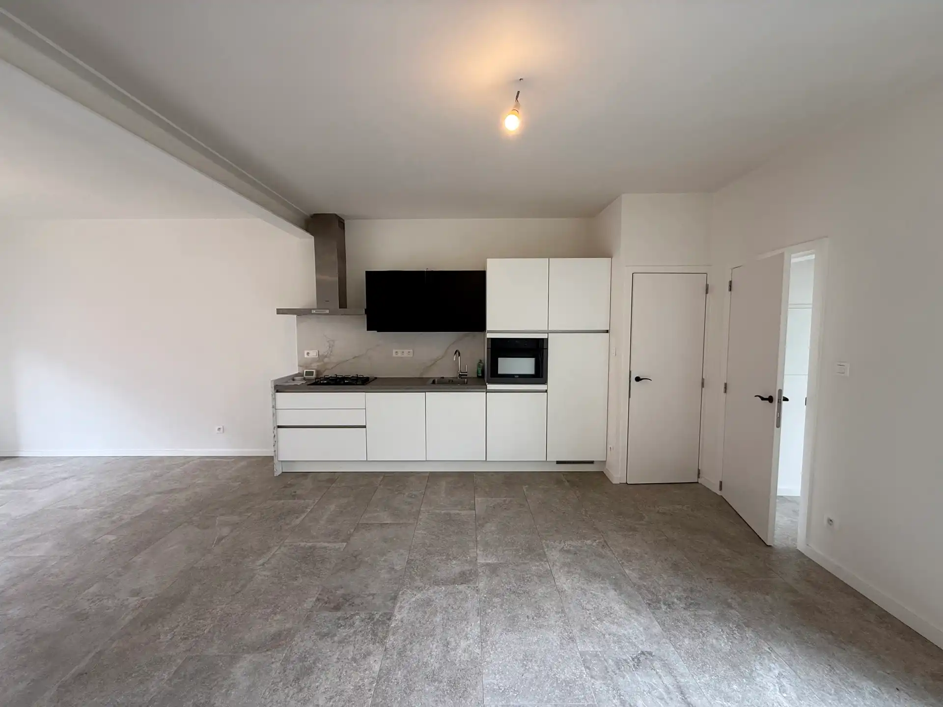 LEDE - Gerenoveerd appartement in het centrum. foto 4
