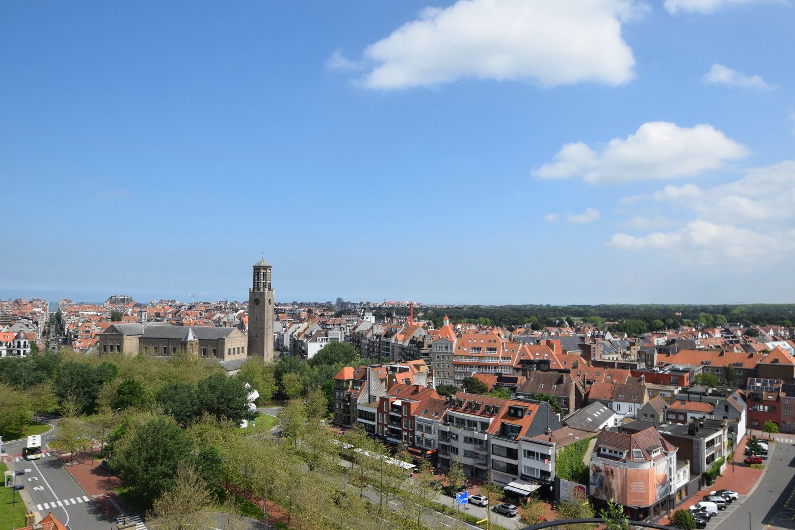 Magnifiek nieuwbouw appartement gelegen op de 10de verdieping genietend van panoramische zichten gelegen in de exclusieve residentie "The Tower" te Duinenwater. foto {{pictureIndex}}