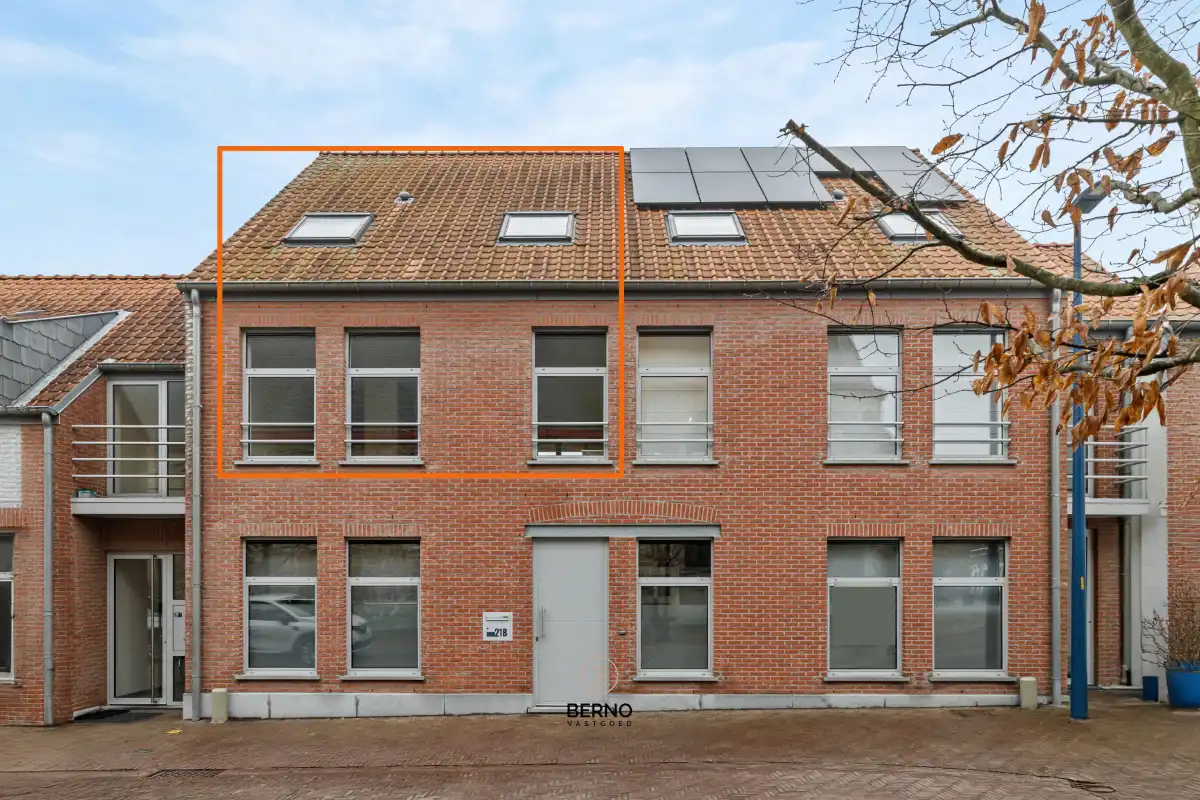 Duplex appartement met garage foto {{pictureIndex}}