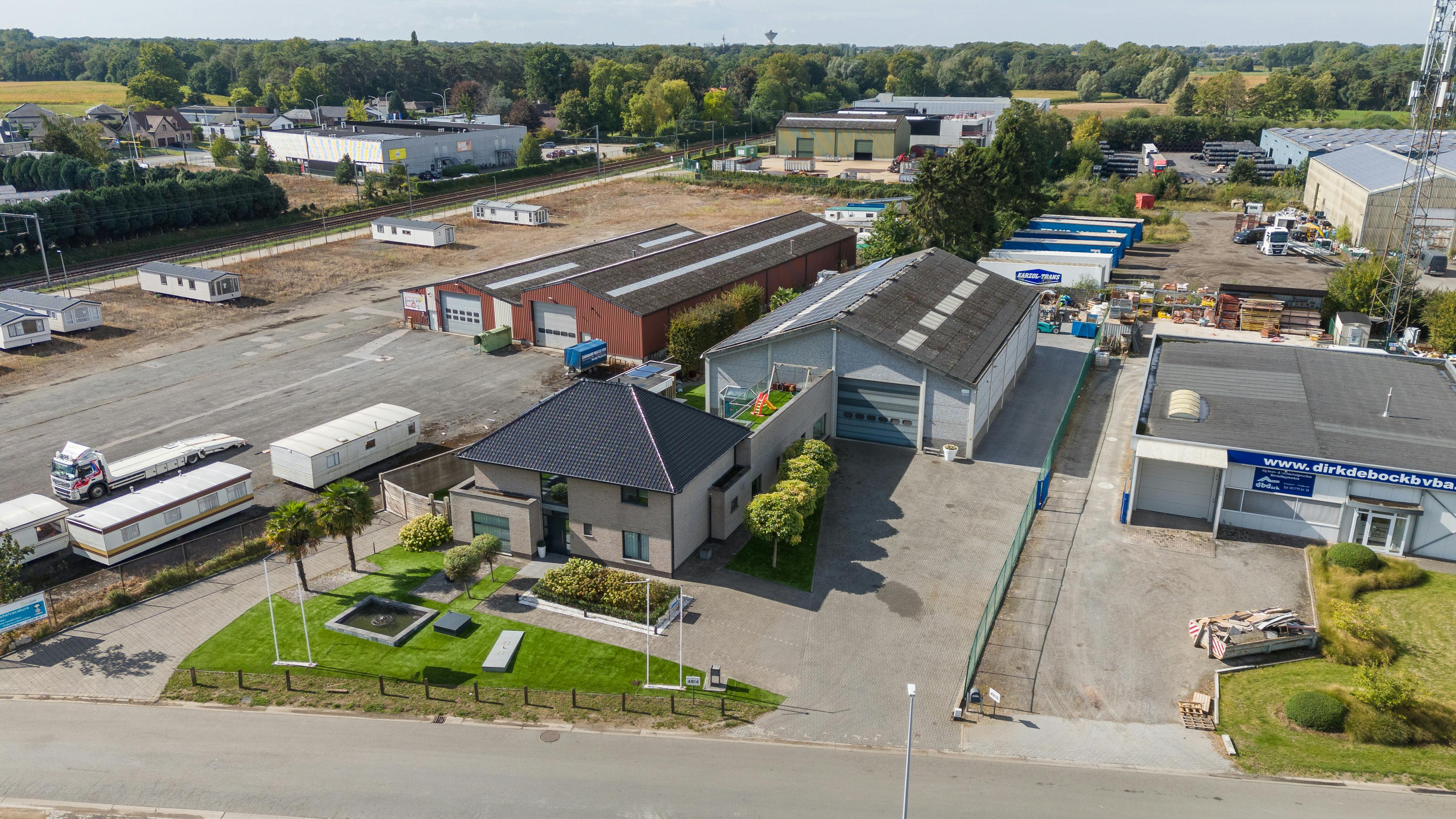 Luxe villa met exclusieve tuin en magazijn in KMO-zone foto 103