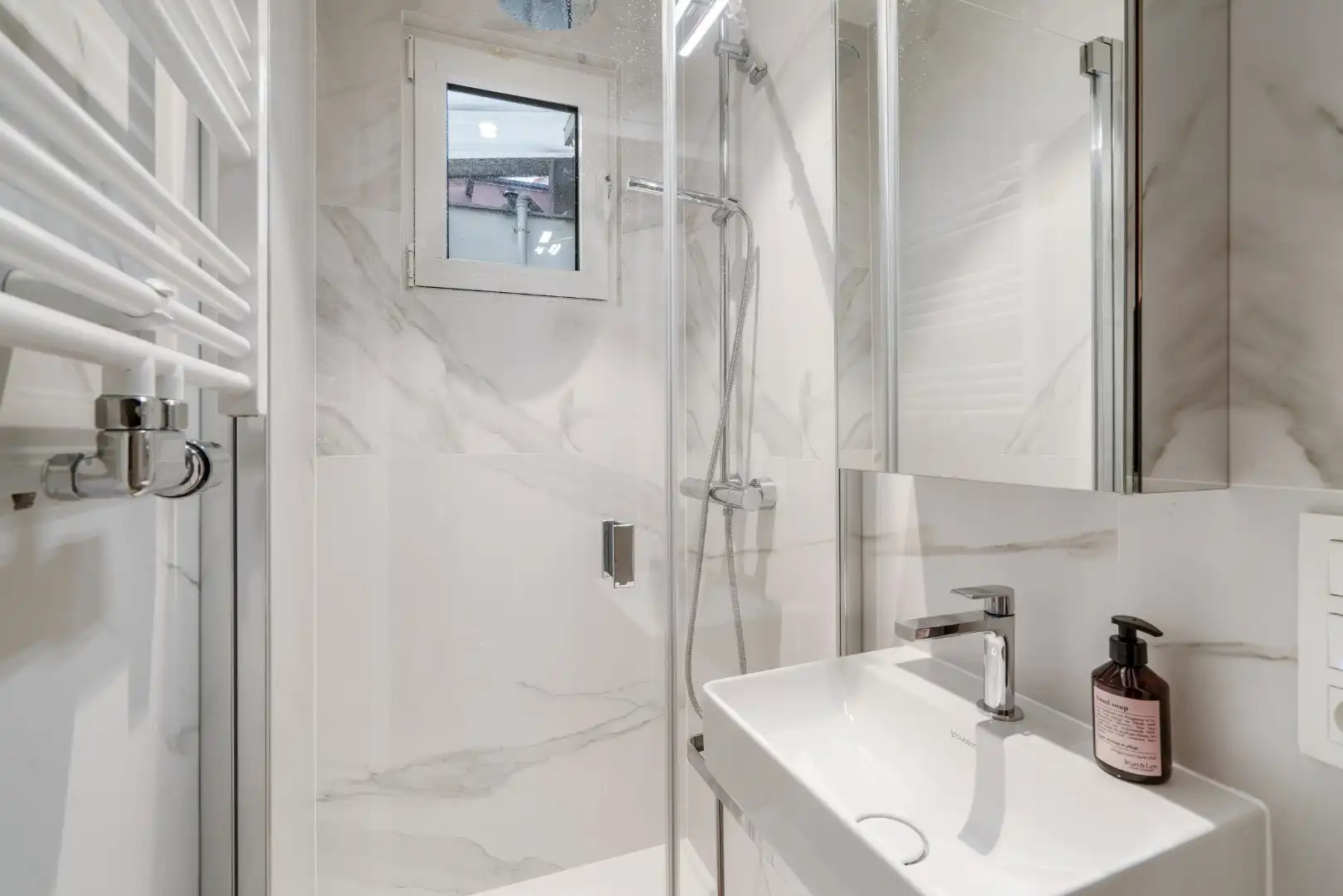 Uitstekend gelegen appartement met 3 slaapkamers in hartje Zoute op de Kustlaan aan de minigolf foto 13