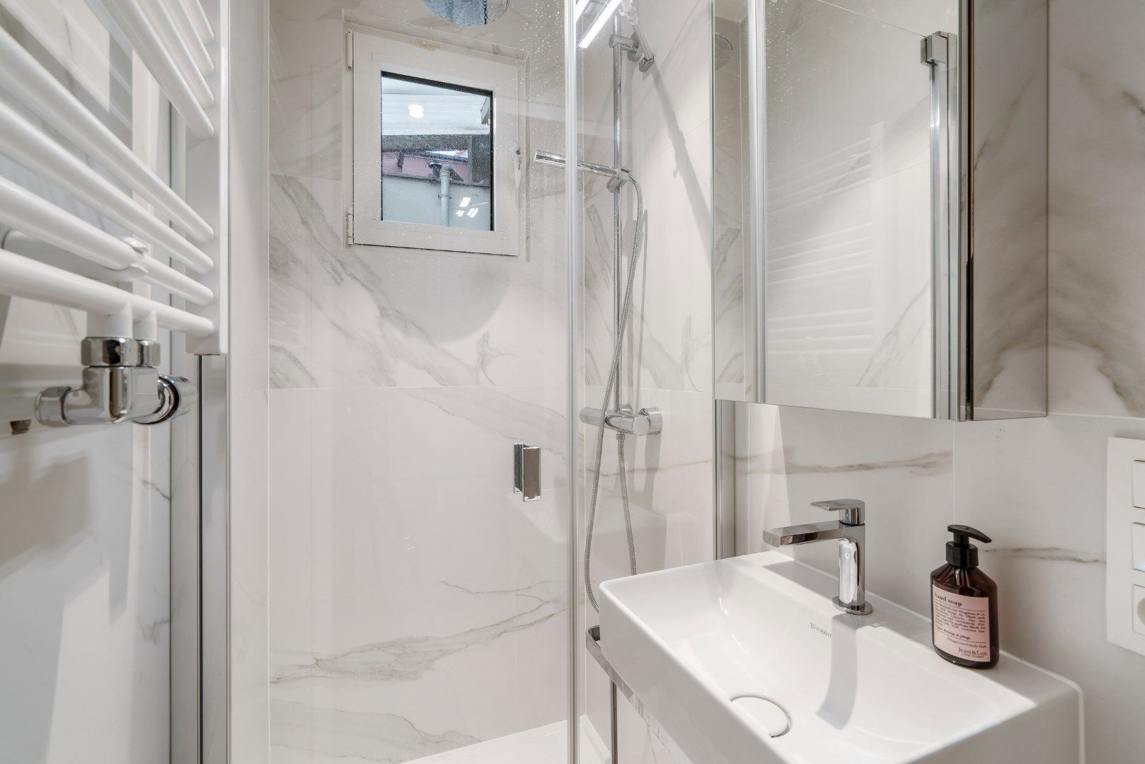 Uitstekend gelegen appartement met 3 slaapkamers in hartje Zoute op de Kustlaan aan de minigolf foto 13