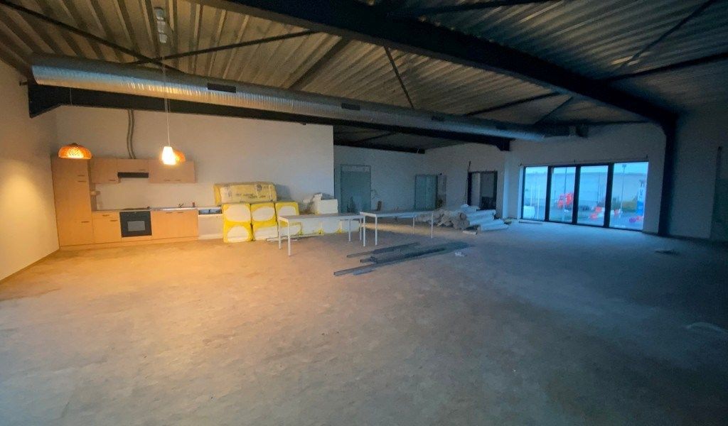 Bedrijfsgebouw te huur vlakbij E17 te Waregem foto 12