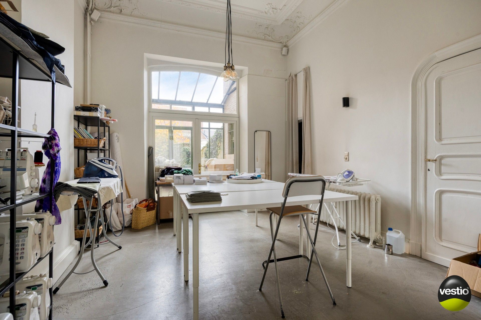 Charmante herenwoning/handelspand met potentieel aan het Leopoldplein. foto 9