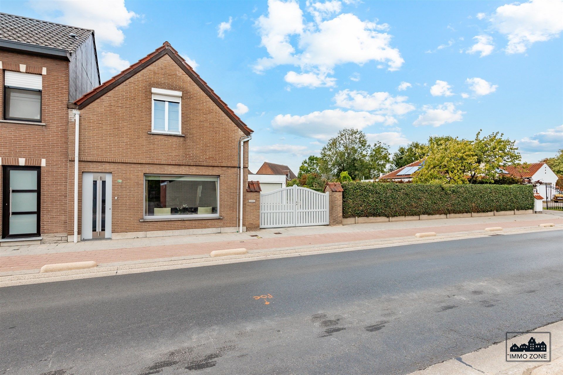 Ruime halfopen woning met uitbreidingspotentieel in Hamme! foto 2