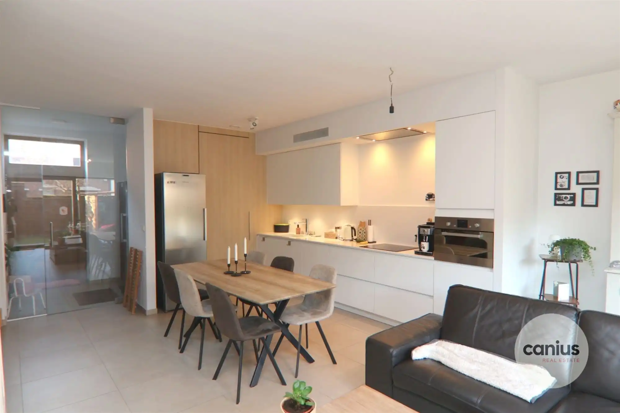 HEDENDAAGSE WONING NABIJ HET CENTRUM foto 4