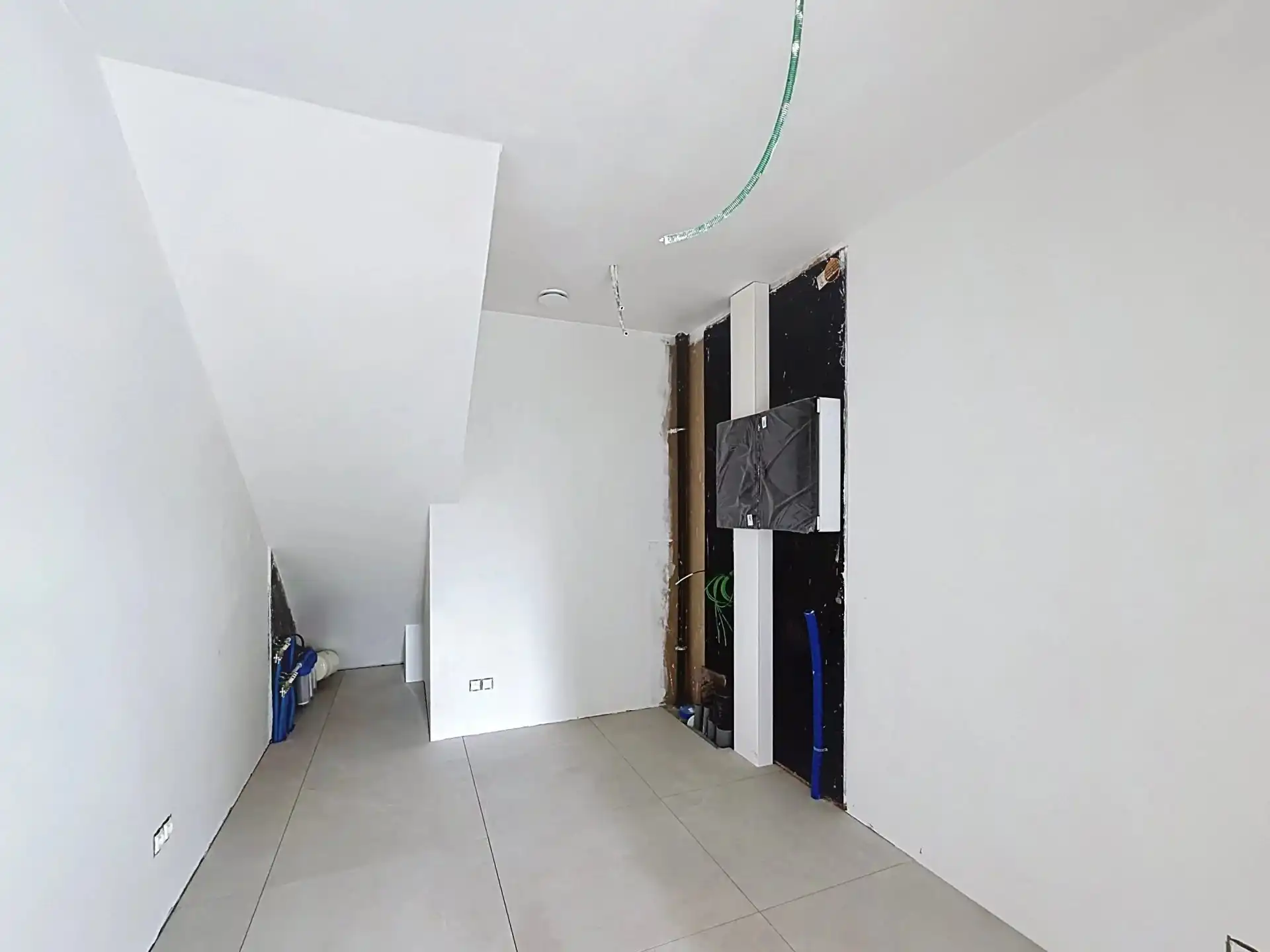 Moderne halfopen nieuwbouwwoning op een topligging nabij het centrum van Lommel. foto 20