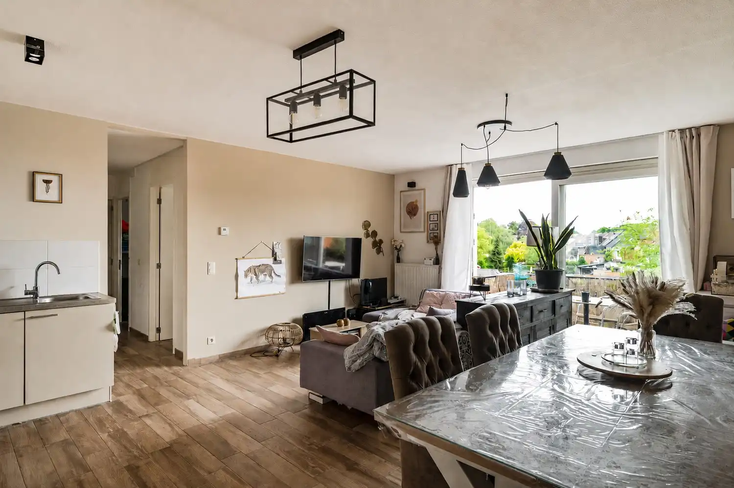 Twee slaapkamer appartement met privatief terras! foto 2