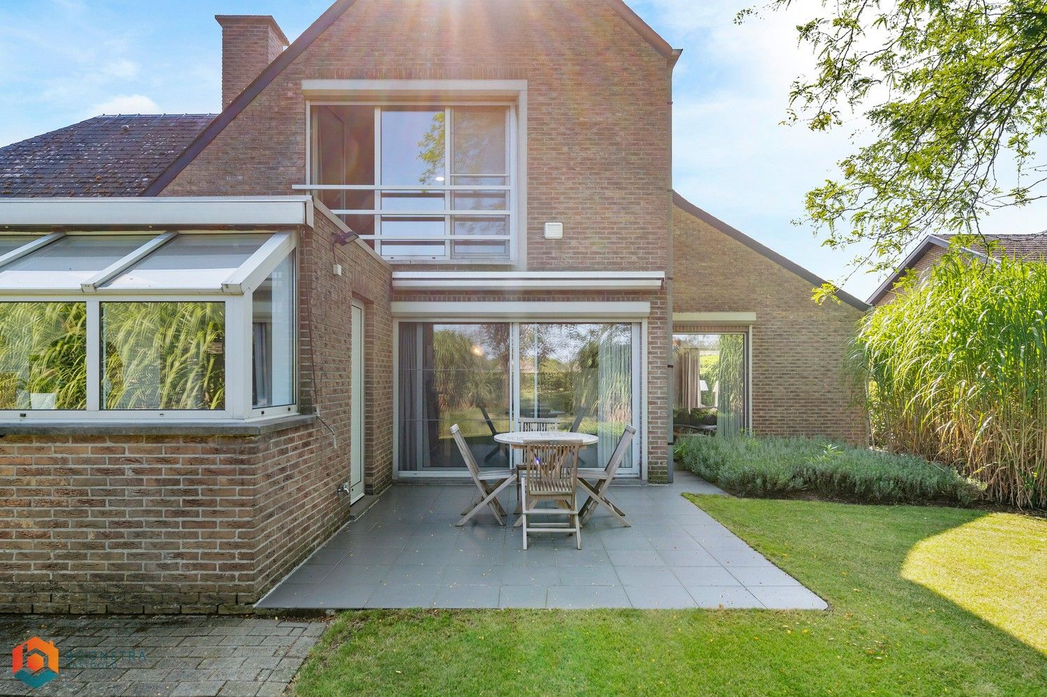 Stijlvolle villa met prachtige tuin, 3 slaapkamers en mogelijkheid tot vrij beroep foto 32