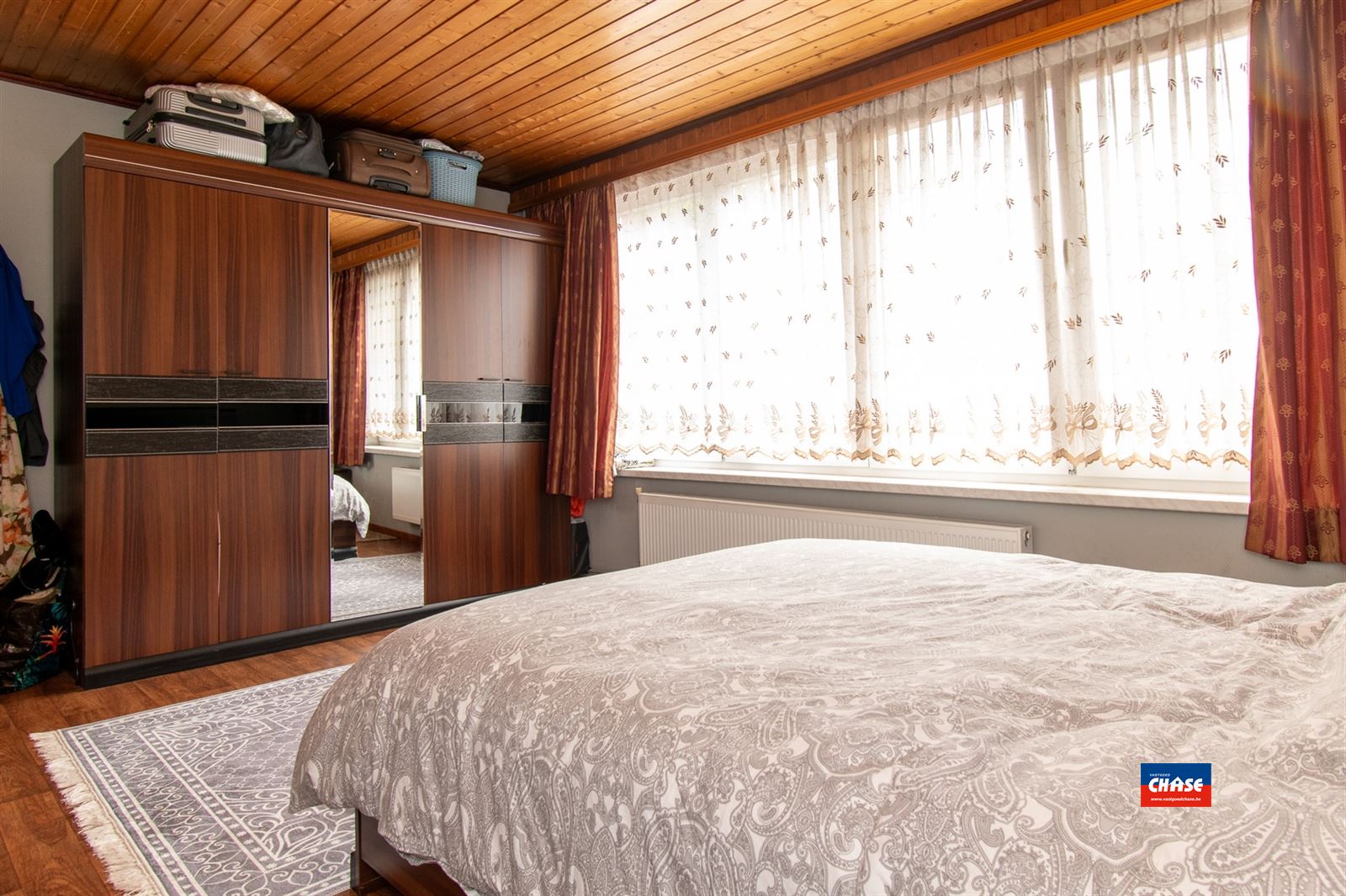 Gerenoveerde rijwoning met 4/5 slaapkamers en grote tuin foto 19