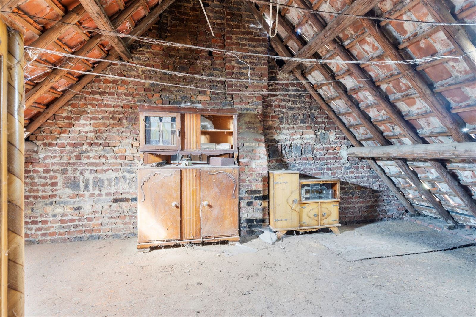 Statige woning met 4 slaapkamers op een terrein van 29are foto 20