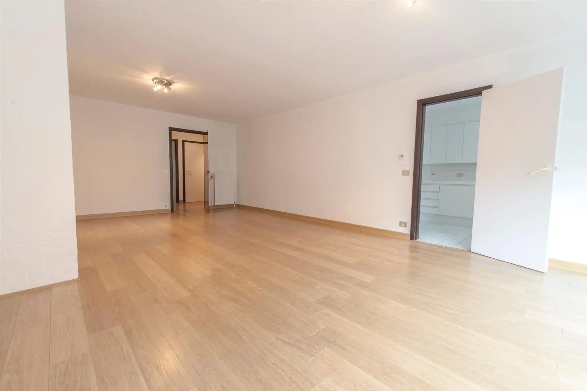 Ruim appartement  gelegen op de Kustlaan tussen het Lichttorenplein en het Driehoeksplein. foto 4