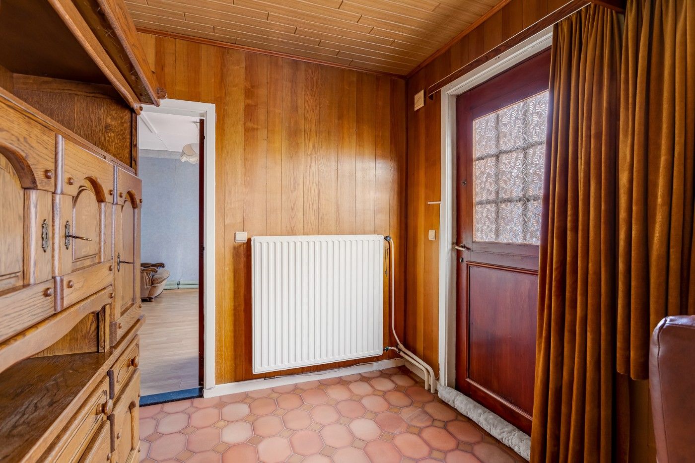 Rustig gelegen woning met 2 slpk., atelier, tuin en dubbele garagebox foto 2