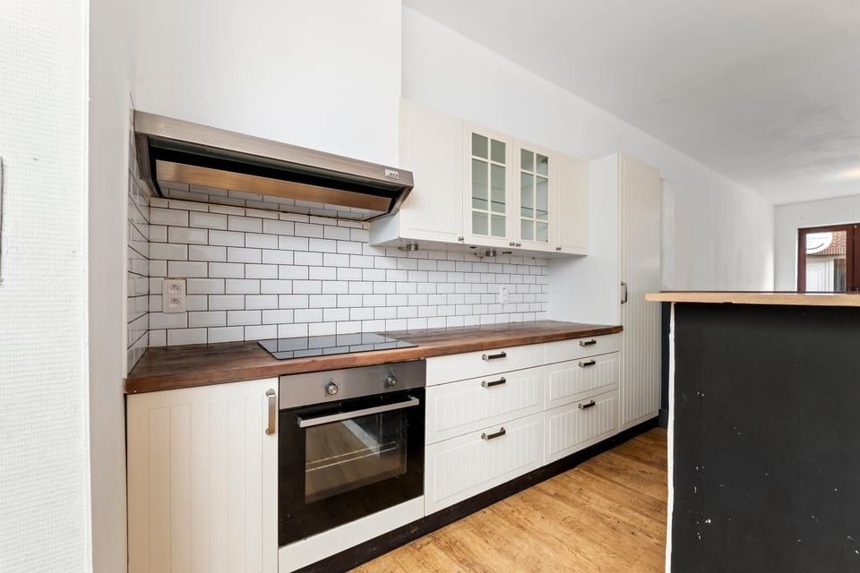 CHARMANTE, INSTAPKLARE STADSWONING MET 4 SLAAPKAMERS IN HARTJE TONGEREN foto 11