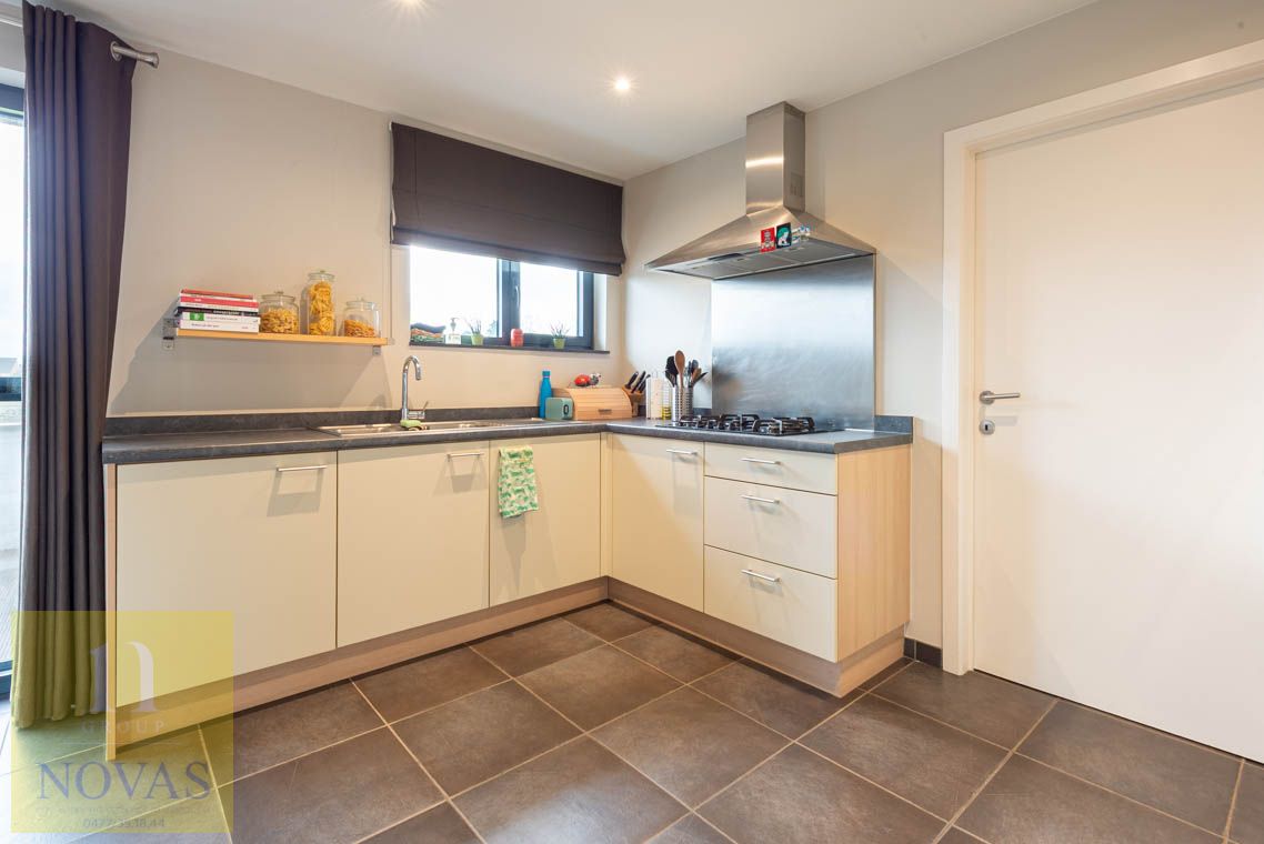 Unieke locatie, 3 slaapkamers, groot terras, heel ruime woonkamer foto 10