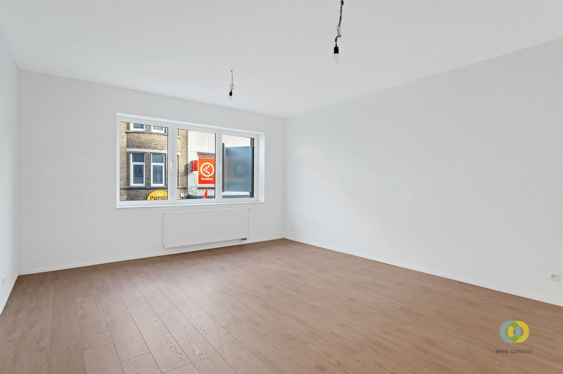 Gerenoveerd appartement met twee slaapkamers foto 2