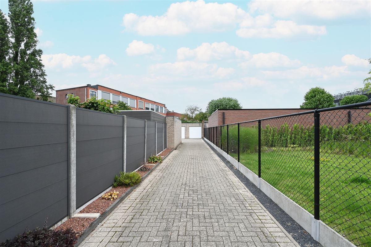 Prachtig duplex-appartement met 2 slaapkamers en garage foto 24