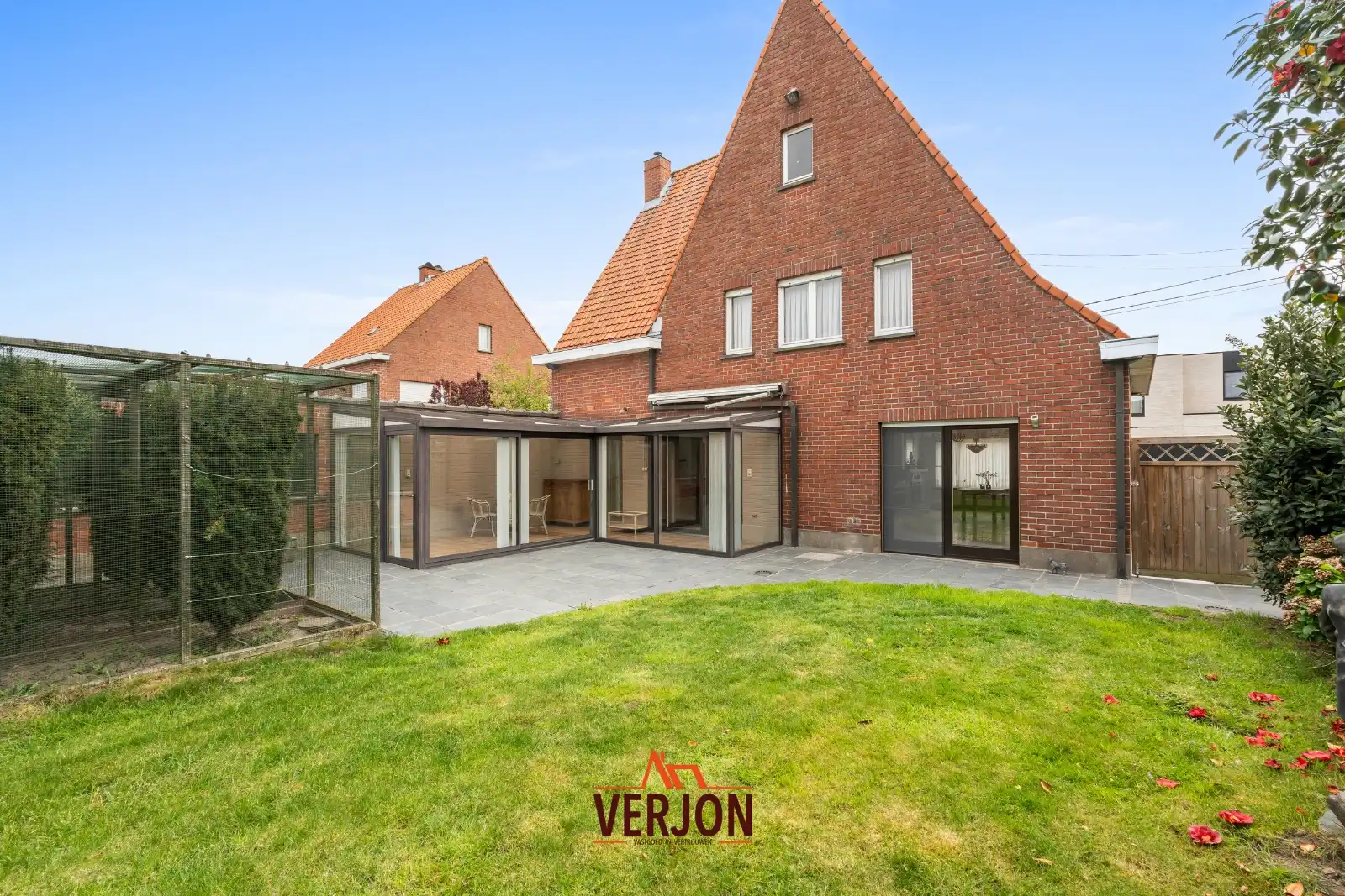 Ruime gezinswoning met 4 slaapkamers, grote garage en zonnige tuin foto 17