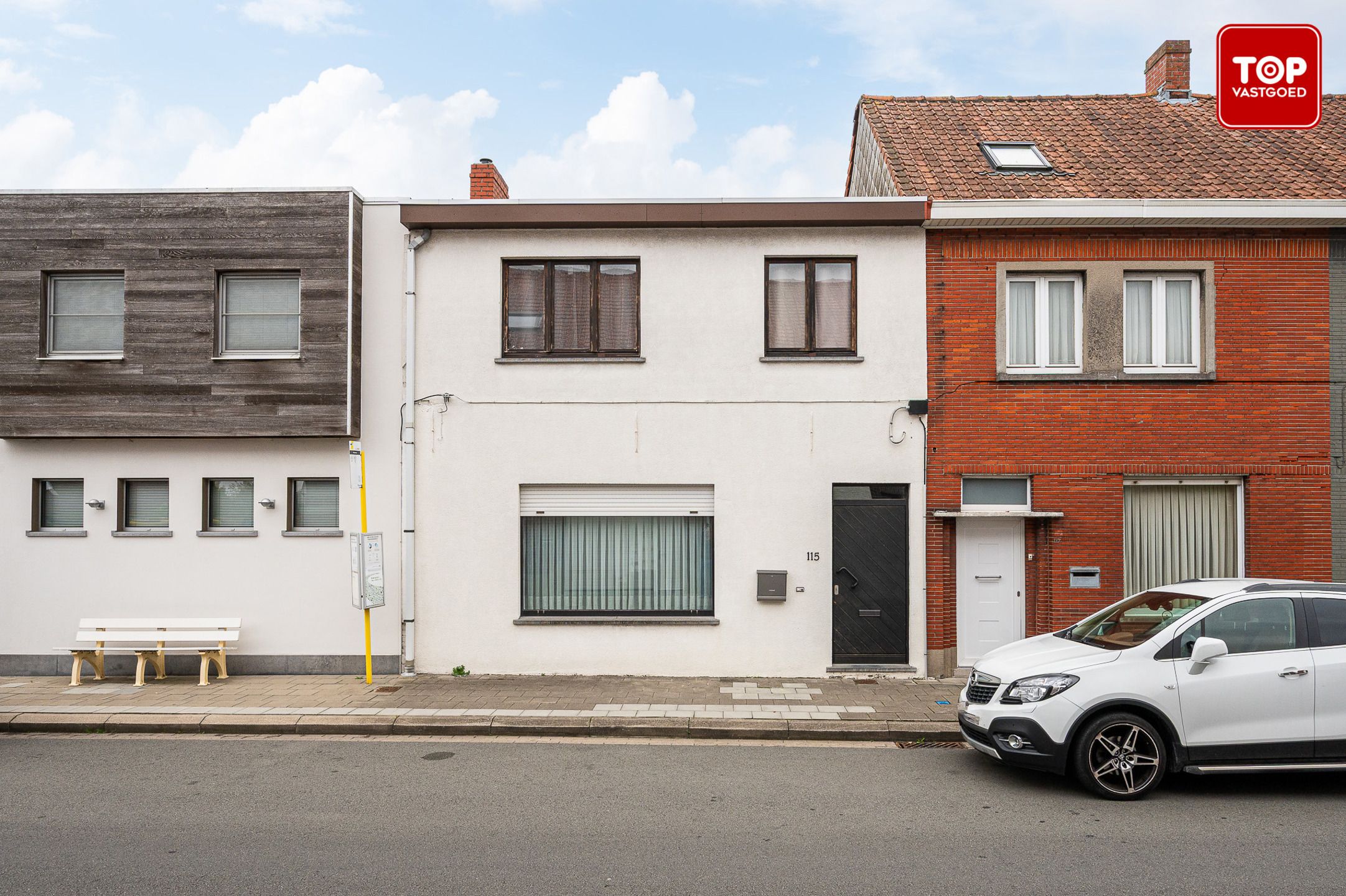Charmante, instapklare woning met gezellige tuin in hartje Ardooie foto {{pictureIndex}}