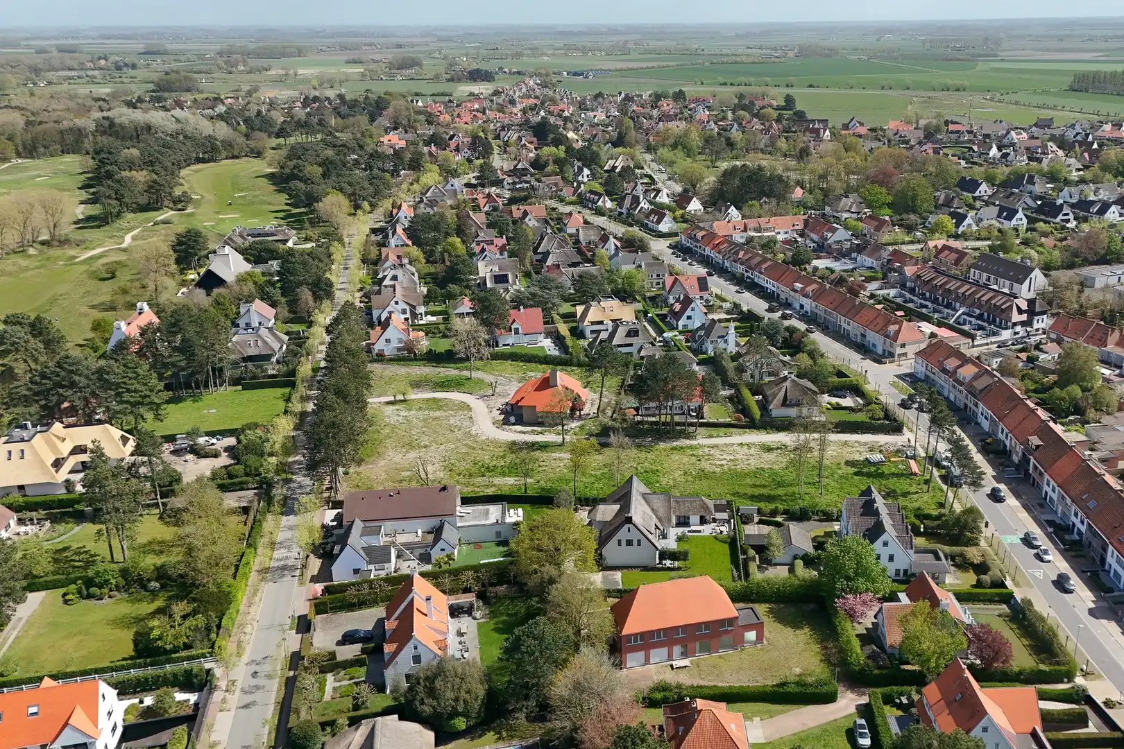 Zeldzame bouwgrond van ca. 855 m, gelegen in de Magere Schorre nabij de Royal Zoute Golf Club. foto 2