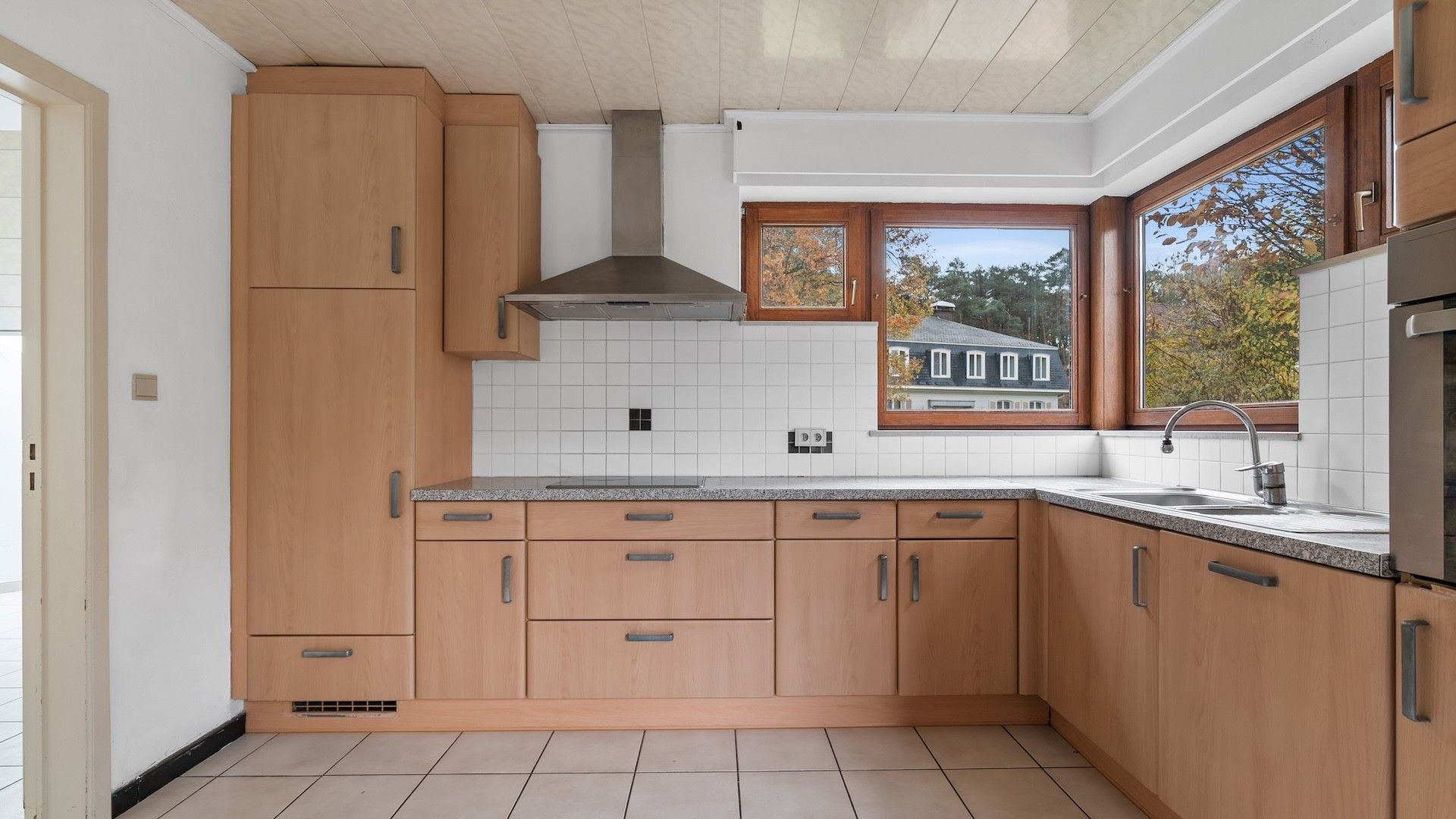 Vrijstaande woning te Molenblook (Genk) op een perceel van 9a33ca! foto 8