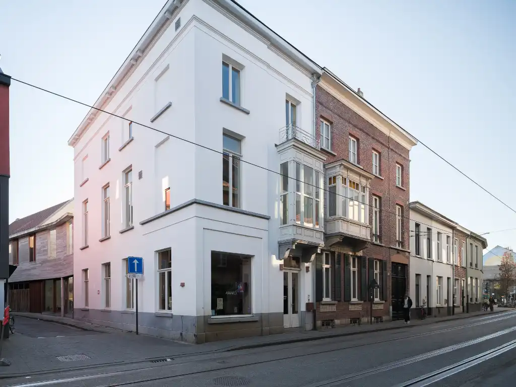 Architecturaal 1-slaapkamerappartement met ruim buitenterras in centrum Gent foto 13