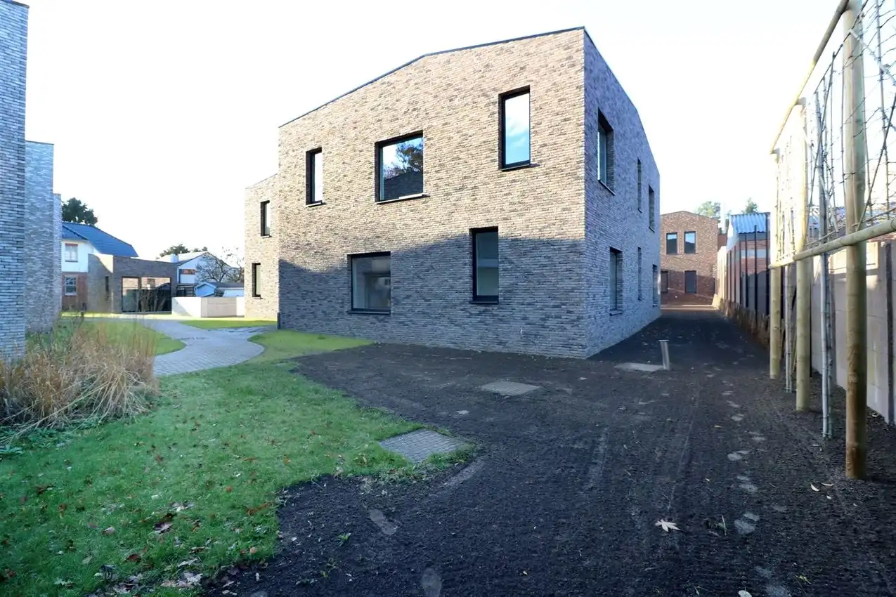 Gelijkvloers appartement, 2 slpk., autostaanplaats foto 47
