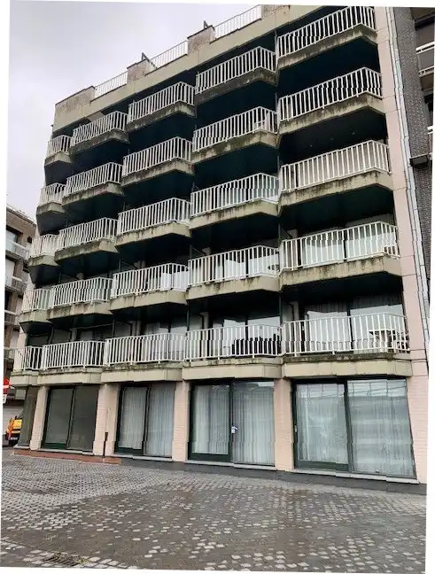 Ongemeubeld gelijkvloers appartement met 2 slaapkamers, vlak aan zee foto {{pictureIndex}}