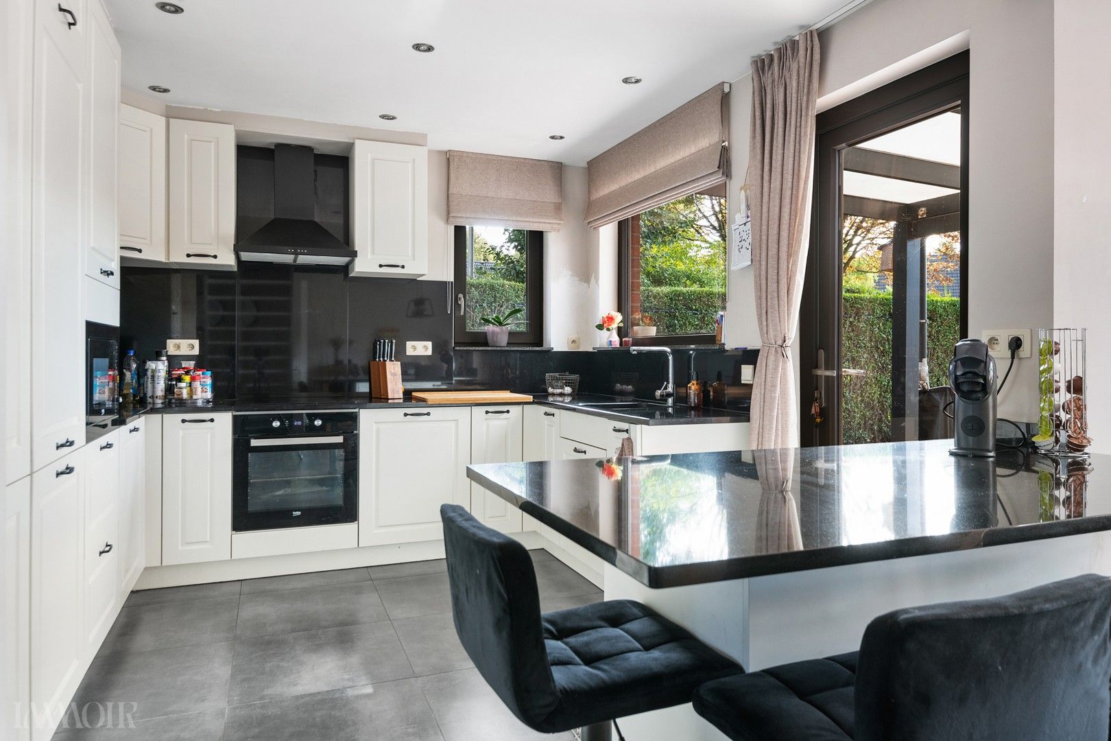 Charmante HOB met zuidgerichte tuin en garage in Brasschaat. foto 4