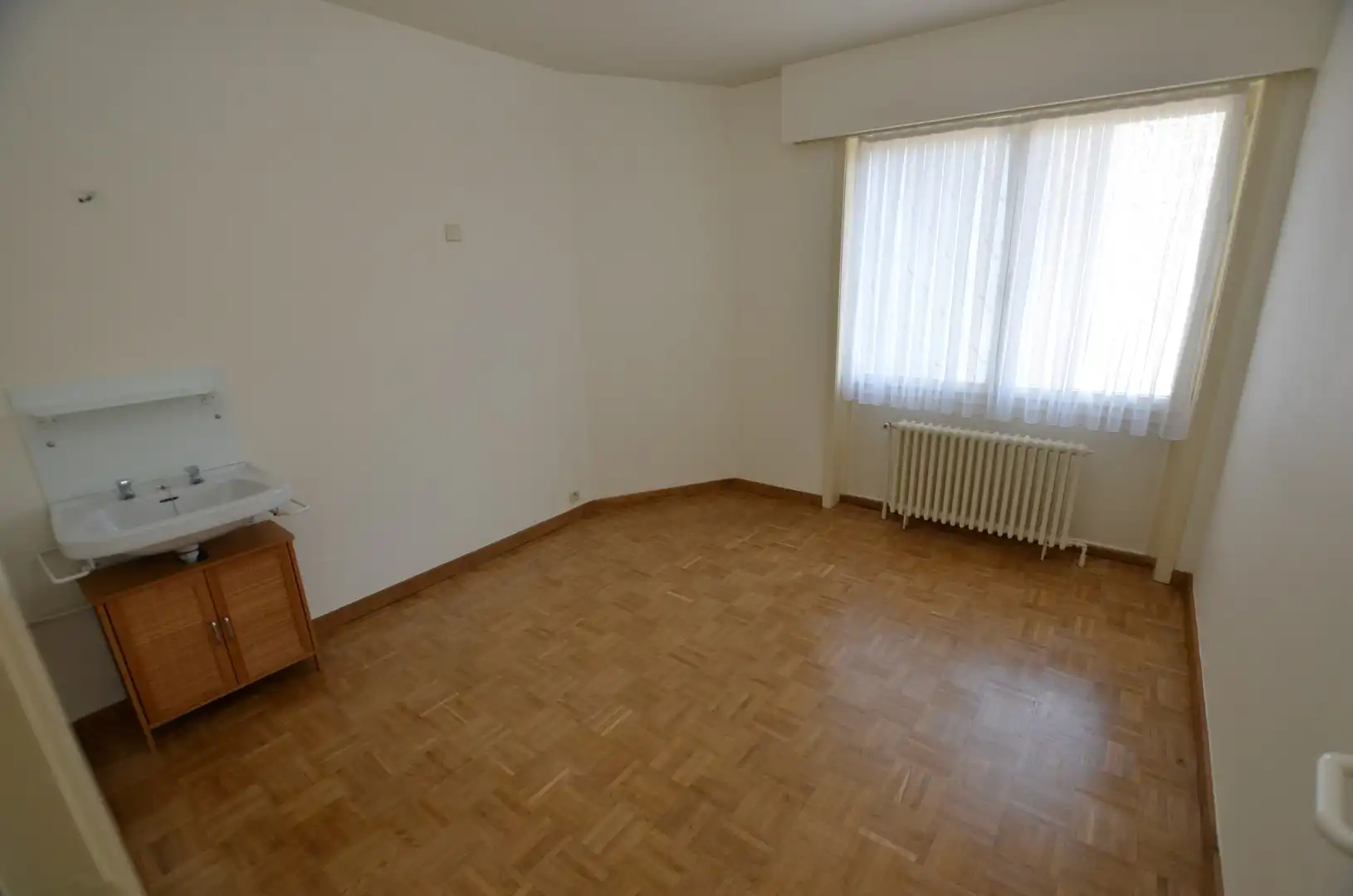 Mooi ruim, gerenoveerd appartement met open zicht foto 15