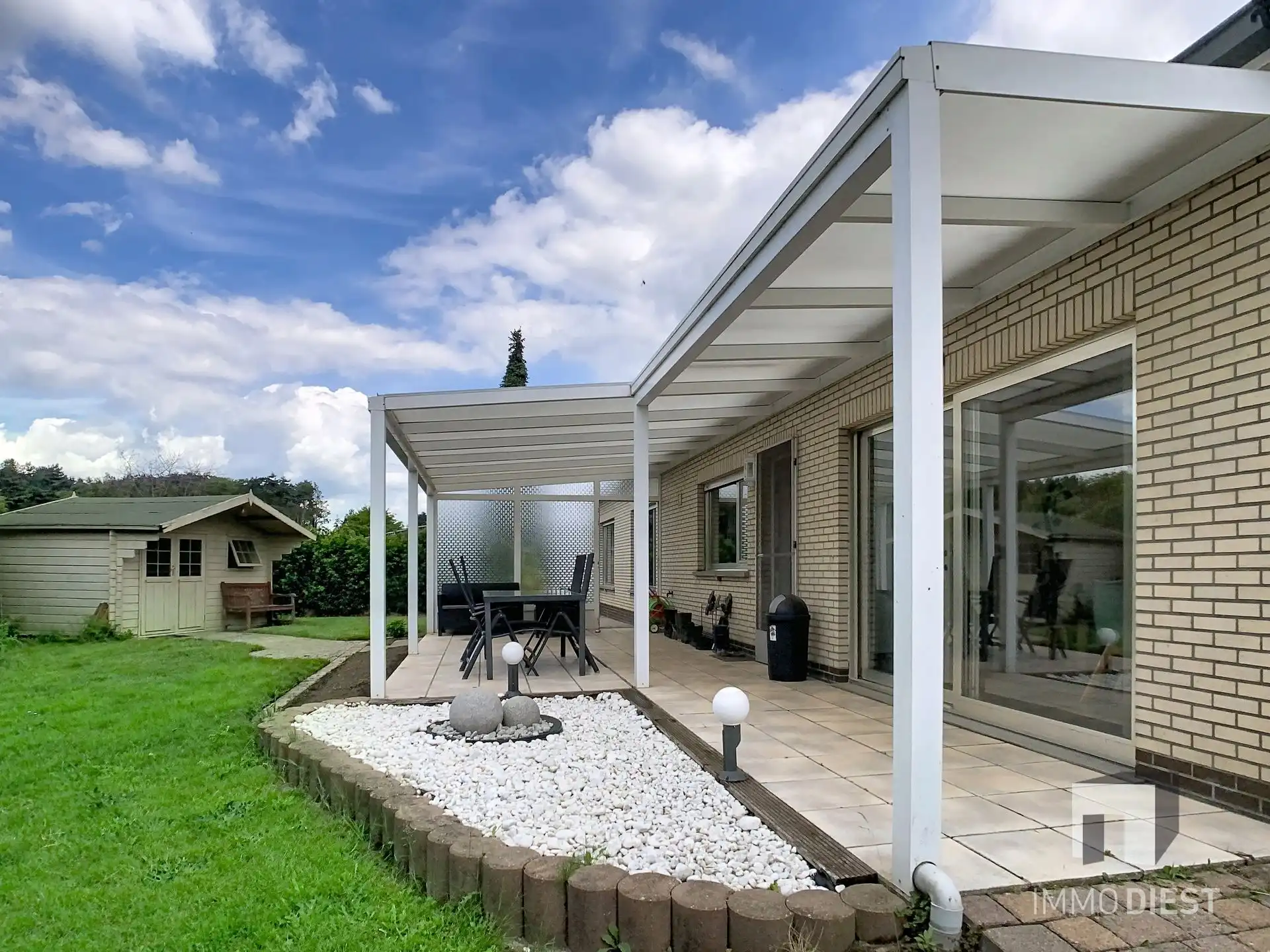 Gelijkvloerse instapklare woning met grote tuin op ca. 39a foto 39