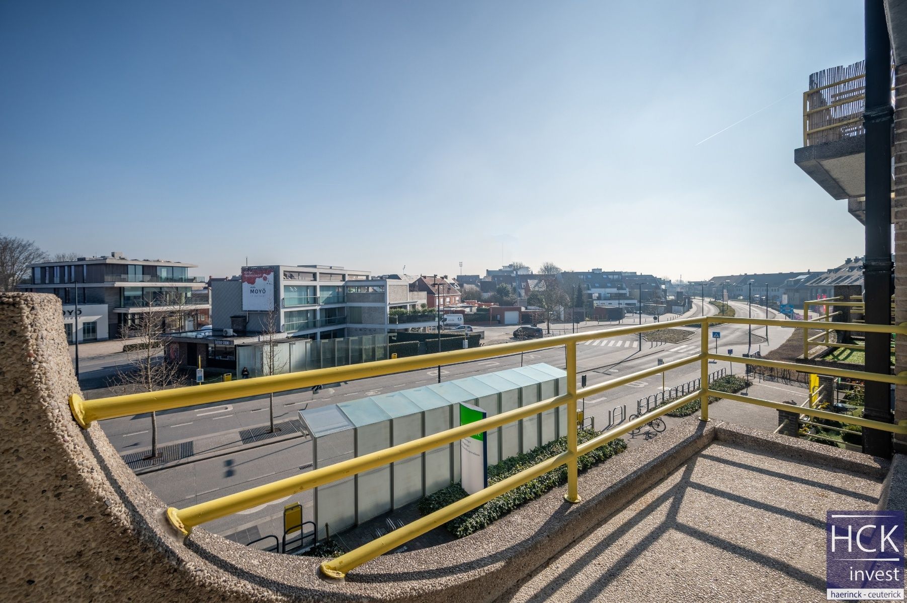 WAREGEM - Prachtig gerenoveerd appartement met 2 SLPK. en terras foto 4