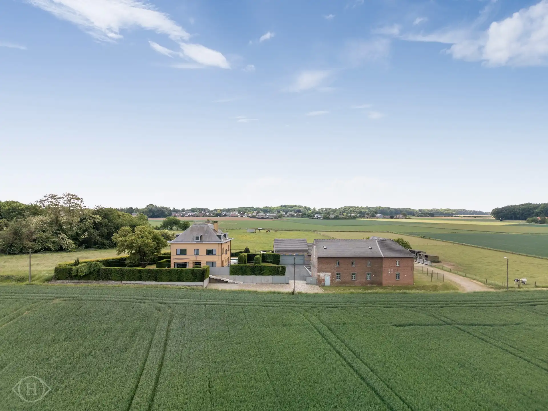 Prachtig villa & kantoorgebouw in groene omgeving foto 21