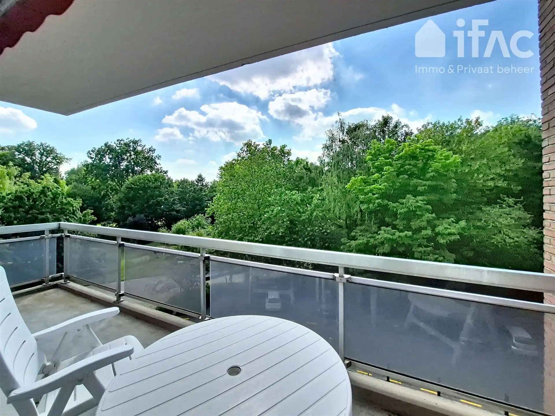 Eénslaapkamer appartement op de 3de verdieping met terras foto 8