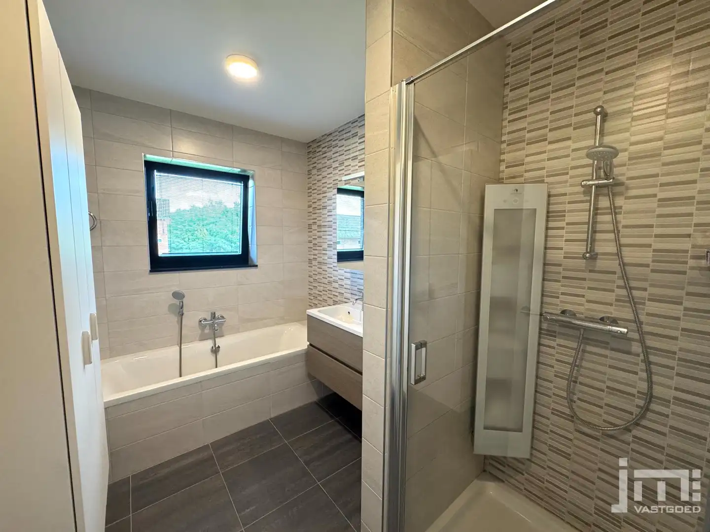 Gelijkvloers appartement met prachtig uitzicht foto 9