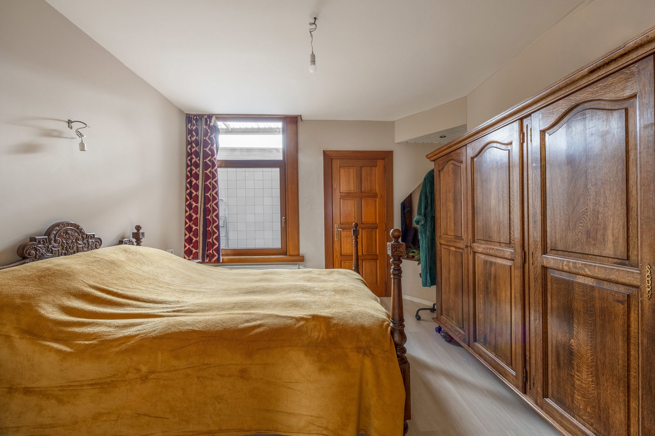 opbrengsteigendom bestaande uit 3 appartementen en 1 garage met oprit foto 8