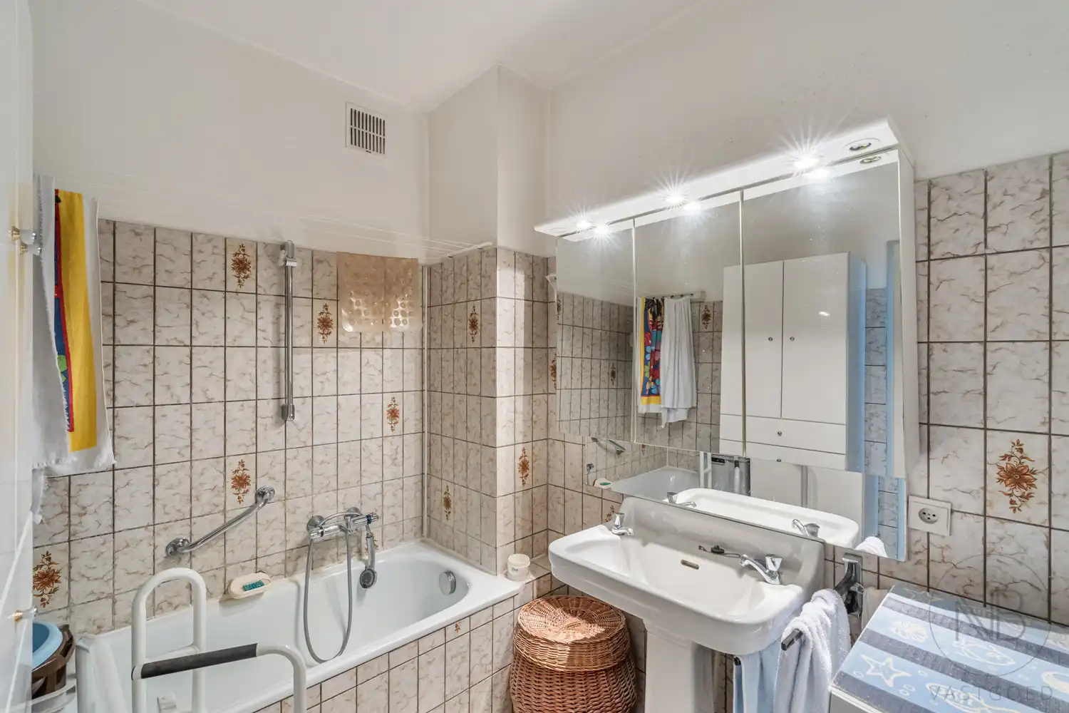 Goed gelegen appartement met 3 slaapkamers foto 11